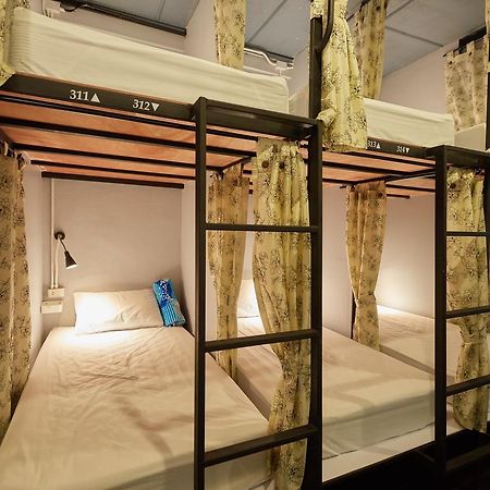 Meet Up Hostel Bangkok Ngoại thất bức ảnh
