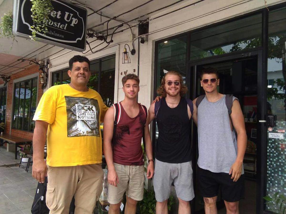 Meet Up Hostel Bangkok Ngoại thất bức ảnh