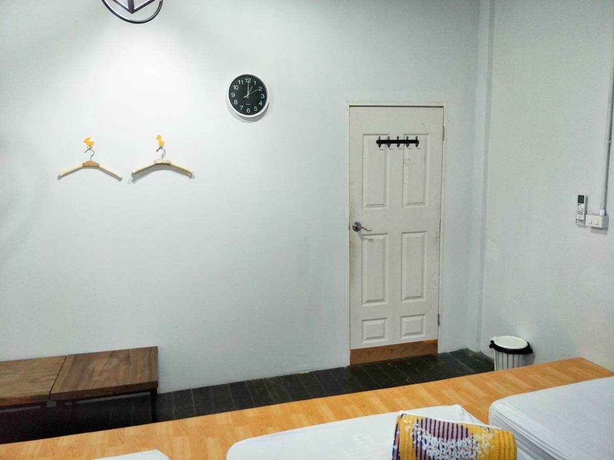 Meet Up Hostel Bangkok Ngoại thất bức ảnh