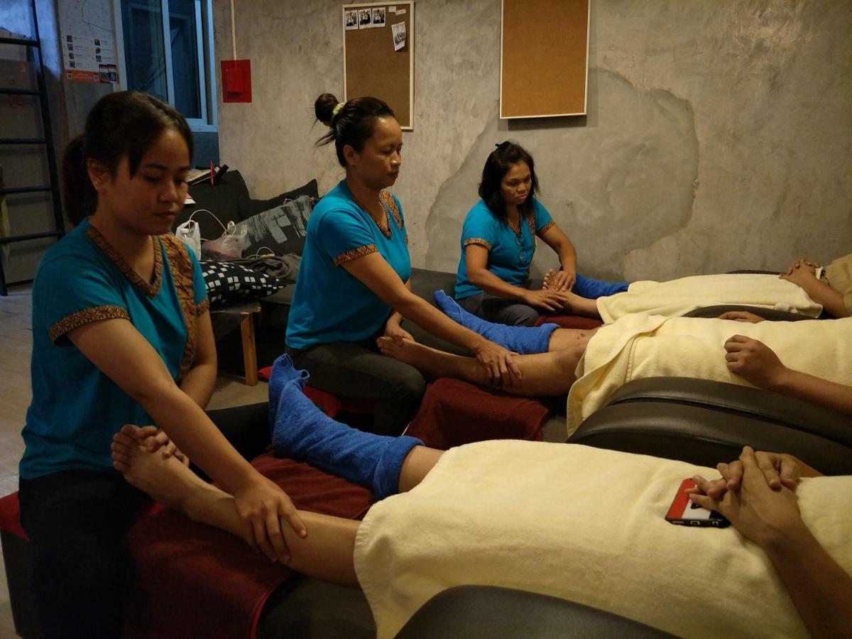 Meet Up Hostel Bangkok Ngoại thất bức ảnh